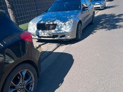Mercedes E200