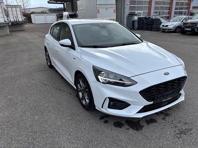 Second-hand Ford Focus ST-Line 120 CP (88 kW) 2021 Alb Berlinǎ