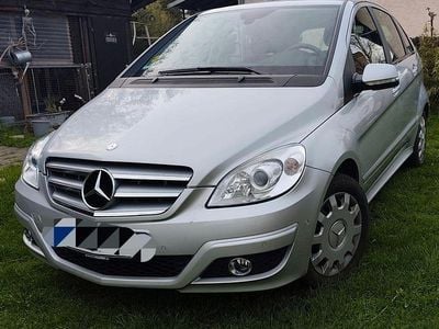 Usata Mercedes B200 136 CV (100 kW) 2009 Argento Monovolume
