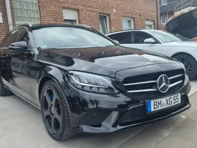 Gebraucht Mercedes C300e 211 PS (155 kW) 2020 Schwarz Limousine