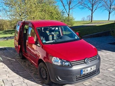 Second-hand VW Caddy 86 CP (63 kW) 2013 Roșu Monovolum