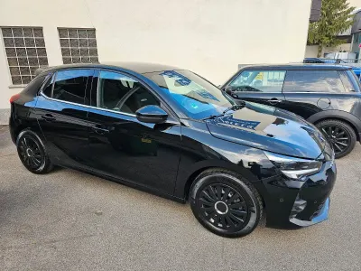 Begagnad Opel Corsa Ultimate 131 HK (96 kW) 2022 Svart Halvkombi