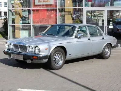 Usado Jaguar XJ12 264 HP (194 kW) 1993 Prateado Sedan