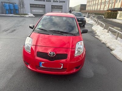 Gebraucht Toyota Yaris 69 PS (50 kW) 2009 Rot Kleinwagen
