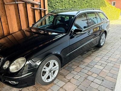 Gebraucht Mercedes E200 Avantgarde 163 PS (119 kW) 2007 Schwarz Kombi