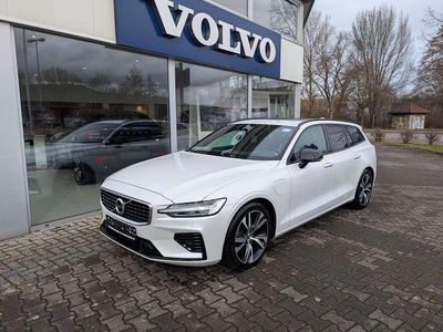 Gebraucht Volvo V60 R-Design 341 PS (250 kW) 2020 Crystal white Kombi