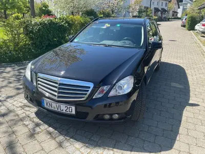 Gebraucht Mercedes E220 170 PS (125 kW) 2010 Schwarz Limousine