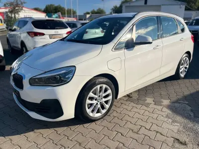 Gebraucht BMW 225 Active Tourer Advantage 136 PS (100 kW) 2020 Weiß Van / Kleinbus