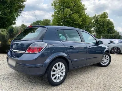 Gebraucht Opel Astra Innovation 116 PS (85 kW) 2009 Blau Limousine