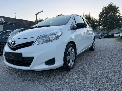 Gebraucht Toyota Yaris Cool 69 PS (50 kW) 2012 Weiß Kleinwagen