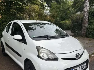 Gebraucht Toyota Aygo 68 PS (50 kW) 2012 Kleinwagen