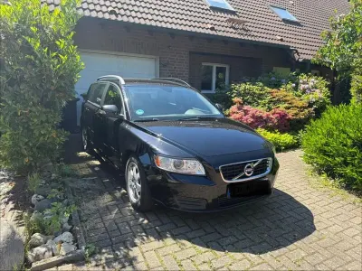 Gebraucht Volvo V50 Kinetic 109 PS (80 kW) 2010 Schwarz Kombi