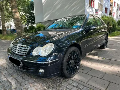 Gebraucht Mercedes C180 Sport Edition 143 PS (105 kW) 2005 Schwarz Limousine
