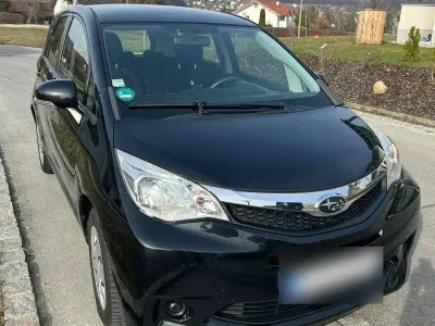 Usata Subaru Trezia Active 99 CV (72 kW) 2011 Nero Utilitaria