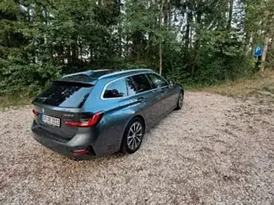 Gebraucht BMW 318 Advantage 150 PS (110 kW) 2020 Grau Kombi