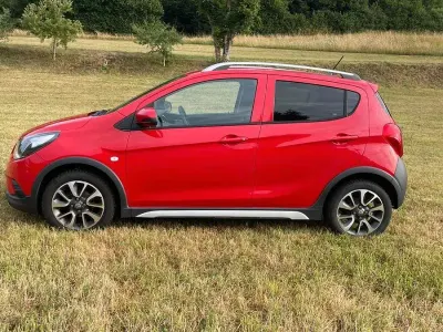 Gebraucht Opel Karl Rocks 73 PS (53 kW) 2021 Rot Kleinwagen
