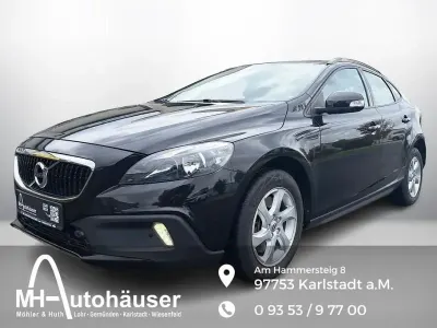 Gebraucht Volvo V40 CC 120 PS (88 kW) 2018 Onyx black / metallic Kombi