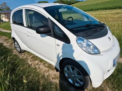 Gebraucht Peugeot iON 35 kW (48 PS) 2016 Weiß Kleinwagen