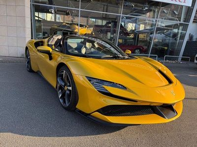 Gebraucht Ferrari SF90 999 PS (734 kW) 2024 Gelb Cabrio