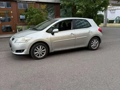Gebraucht Toyota Auris Executive 124 PS (91 kW) 2007 Silver metallic Kleinwagen