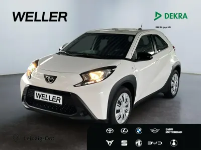 Gebraucht Toyota Aygo X Play 72 PS (52 kW) 2024 Schneeweiß SUV