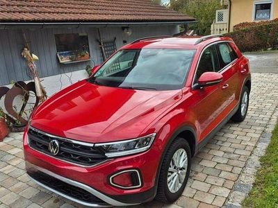Gebraucht VW T-Roc Life 150 PS (110 kW) 2022 Rot SUV
