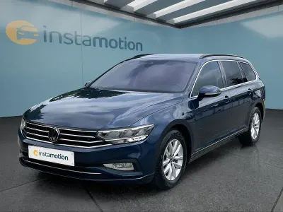 Gebraucht VW Passat 150 PS (110 kW) 2023 Blau Kombi