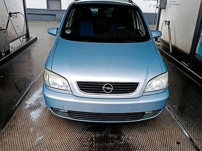 Gebraucht Opel Zafira 125 PS (91 kW) 2002 Silber Van / Kleinbus