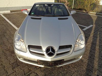 Second-hand Mercedes SLK200 184 CP (135 kW) 2008 Argintiu Cabrio