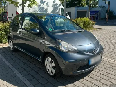 Brugt Toyota Aygo 68 HK (50 kW) 2006 Grå Hatchback
