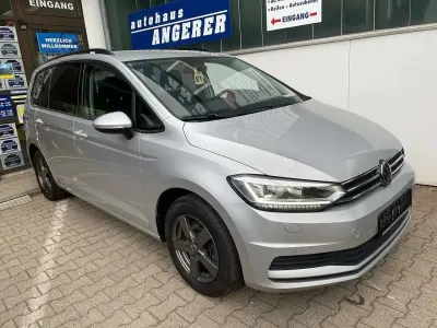 Gebraucht VW Touran Comfortline 150 PS (110 kW) 2022 Reflexsilber metallic Van / Kleinbus