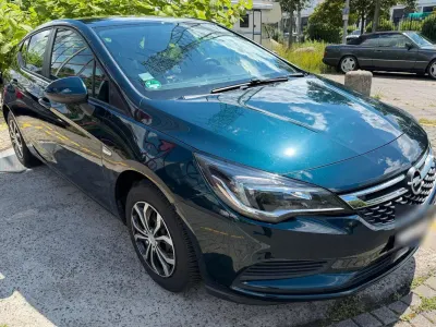 Gebraucht Opel Astra Active 105 PS (77 kW) 2017 Grün Limousine