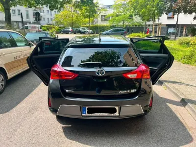 Gebraucht Toyota Auris Hybrid Edition 136 PS (100 kW) 2015 Schwarz Limousine