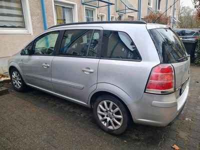 Silber Gebraucht 2006 Opel Zafira Van / Kleinbus | 1.200 €