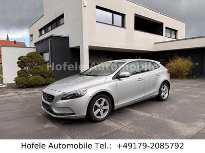 Second-hand Volvo V40 Kinetic 120 CP (88 kW) 2015 Argintiu Berlinǎ