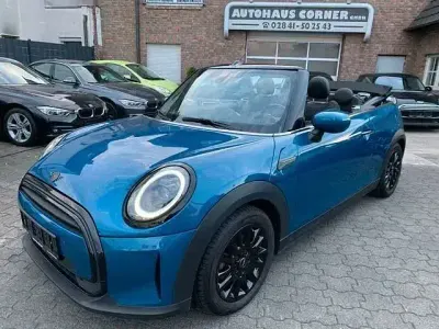 Używany Mini Cooper 136 KM (100 kW) 2022 Niebieski Hatchback