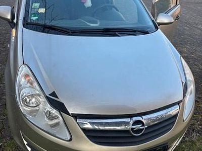 Usado Opel Corsa 60 HP (44 kW) 2009 Dourado Citadino