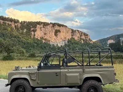 Gebraucht Land Rover Defender 113 PS (83 kW) 1997 Grün SUV
