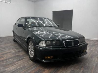 BMW 323
