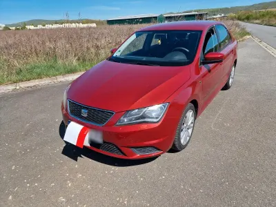 Occasion Seat Toledo Reference 86 PK (63 kW) 2014 Rood Hatchback