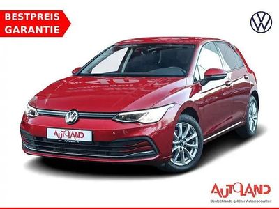 Używany VW Golf VIII Active 131 KM (96 kW) 2022 Czerwony Sedan/Limuzyna