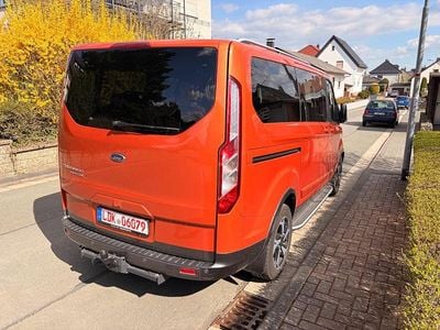 Usata Ford Tourneo Active 150 CV (110 kW) 2024 Arancione Monovolume