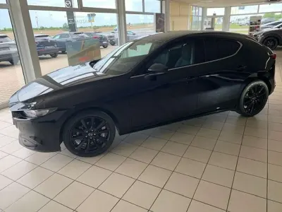 Neu Mazda 3 Homura-Line 140 PS (102 kW) 2026 Jet black Limousine