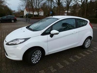 Weiß Gebraucht 2010 Ford Fiesta Kleinwagen | 4.800 € (Etwas zu teuer)