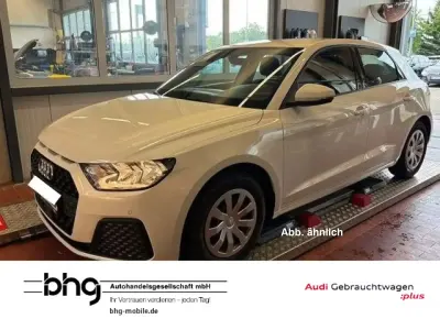 Gebraucht Audi A1 Sportback Premium 95 PS (69 kW) 2023 Cortinaweiß Kleinwagen