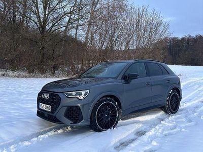 Grau Gebraucht 2022 Audi RS Q3 Sport SUV | 52.100 € (Guter Preis)