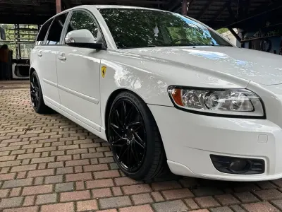 Używany Volvo V50 114 KM (83 kW) 2011 Biały Kombi