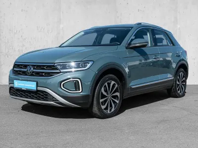 Gebraucht VW T-Roc Style 110 PS (80 kW) 2023 Petroleum blue (metallic) SUV