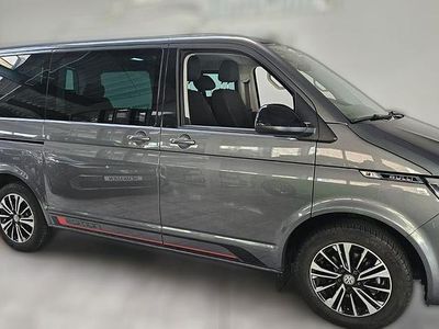 Usado VW Multivan 150 HP (110 kW) 2020 Cinzento