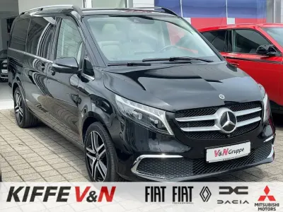Gebraucht Mercedes V300 237 PS (174 kW) 2022 Obsidianschwarz metallic Van / Kleinbus